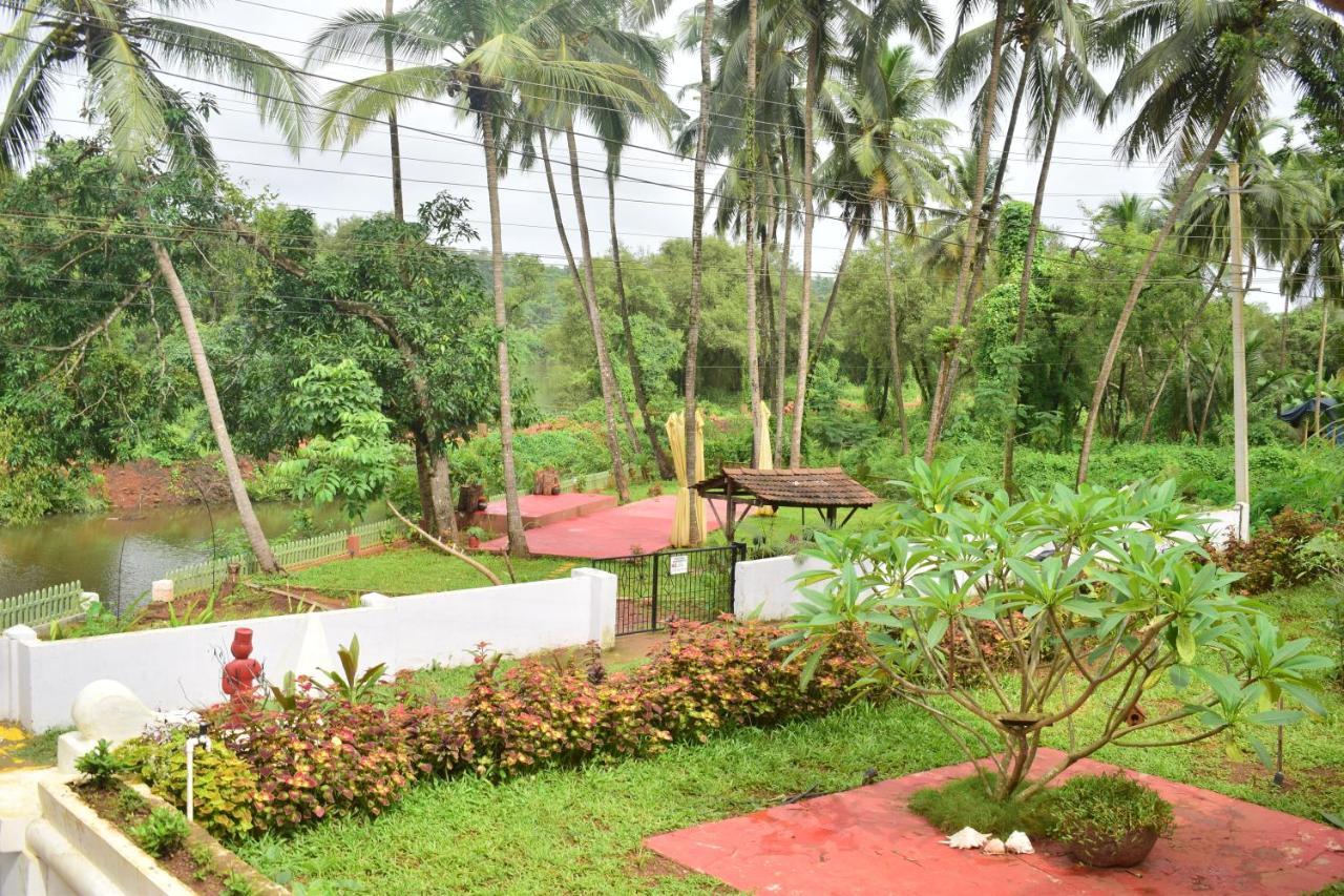 Tropical Riverside Heritage Holiday home *