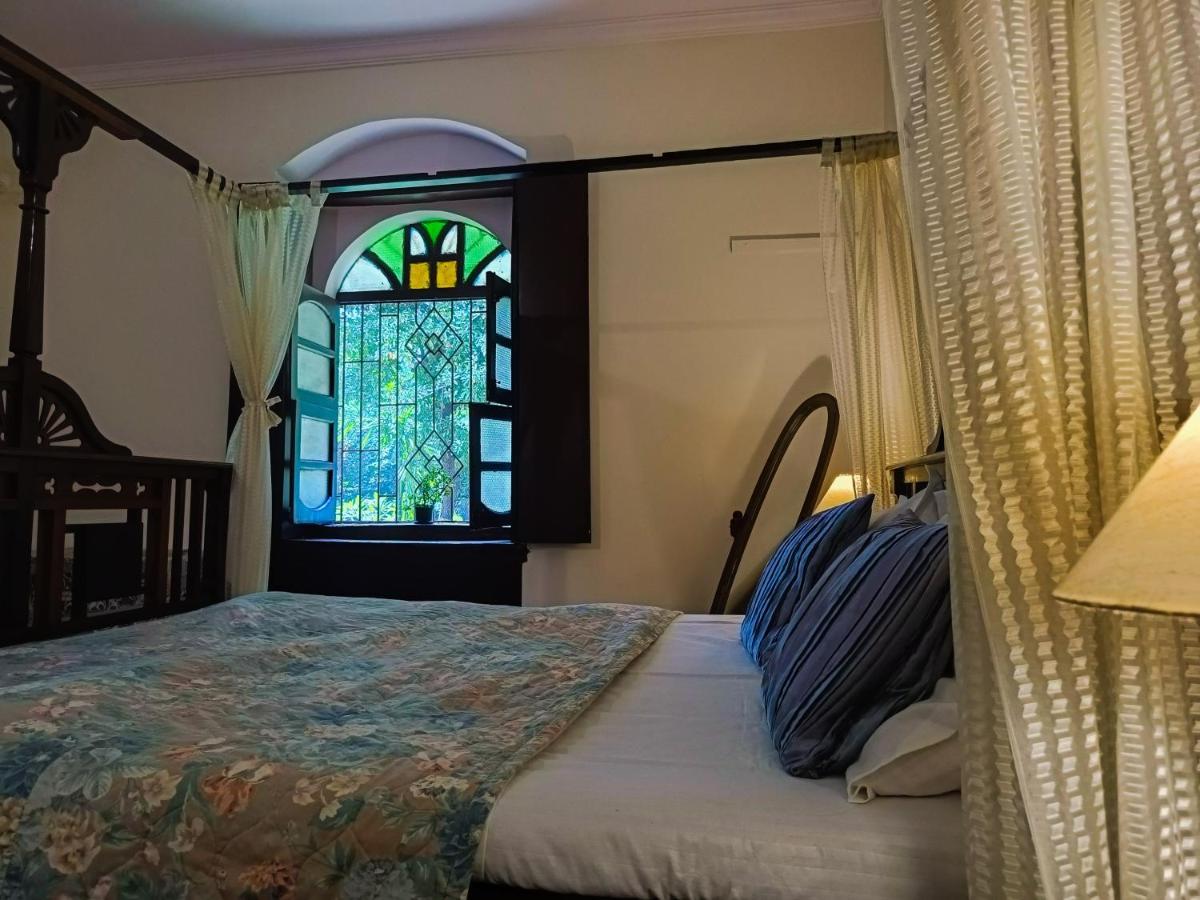 Tropical Riverside Heritage Holiday home *