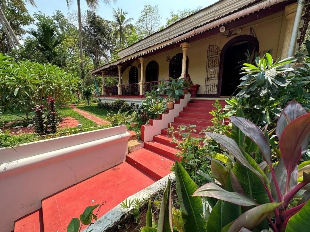 Tropical Riverside Heritage Holiday home Mapusa